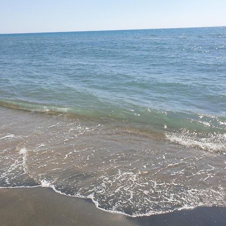 Trilocale Lido Di Roma Lägenhet Lido di Ostia Exteriör bild